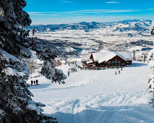 denver airport to Steamboat ski resort